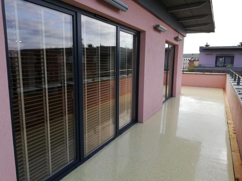 Apartament 80M2 Z 70M2 Tarasem -W Pelni Wyposazony - Wyjatkowe Centrum Miasta Włocławek Exterior foto